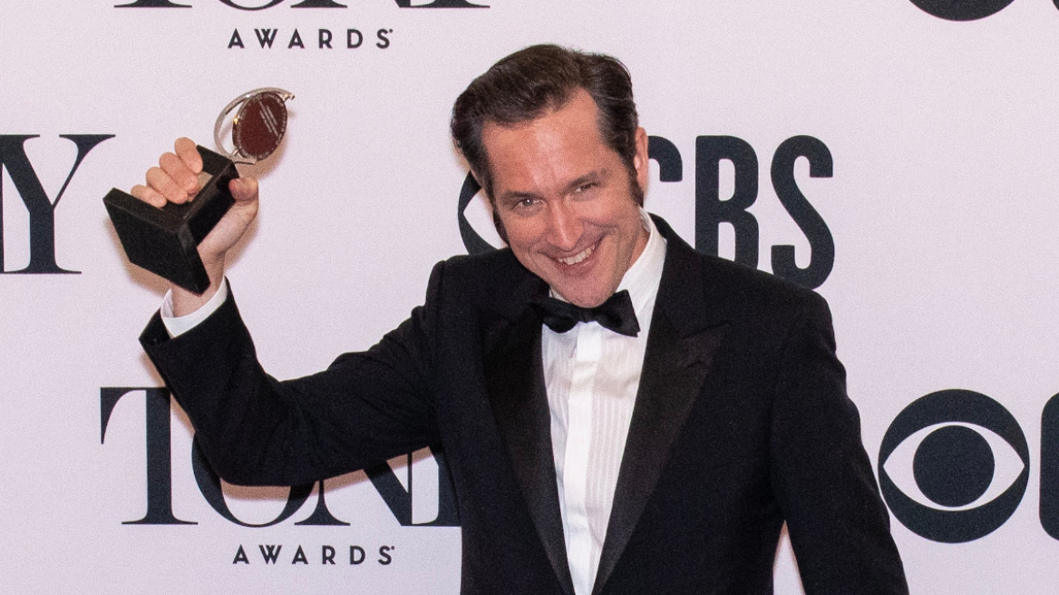 Ο Μπέρτι Κάρβελ θα υποδυθεί τον Cornelius Fudge στη σειρά Χάρι Πότερ
