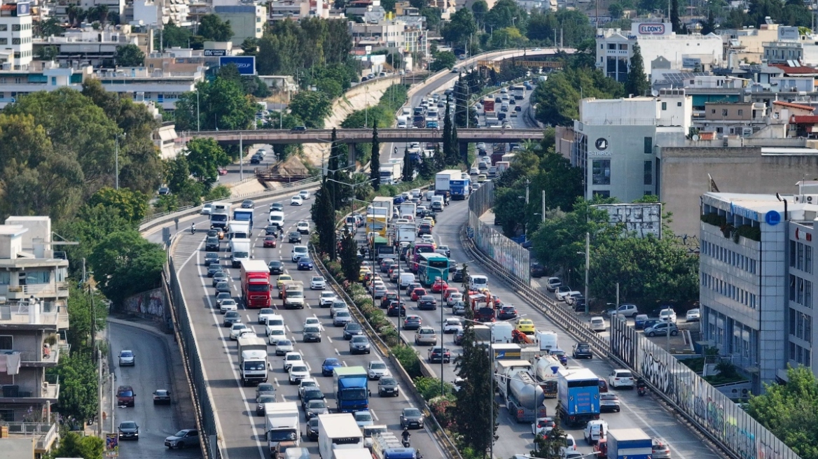 Live η κίνηση στους δρόμους: Στο «κόκκινο» Κηφισός και Κηφισίας, πού αλλού  υπάρχουν προβλήματα