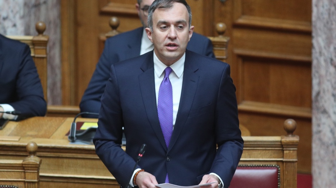 Χατζηβασιλείου: Η κυβέρνηση υπερασπίζεται το εθνικό συμφέρον στην πράξη