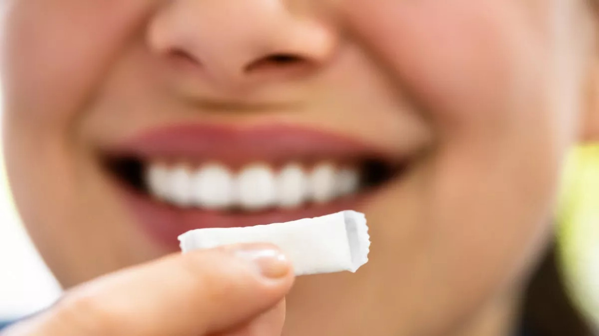 White snus: Ο άοσμος κίνδυνος που απειλεί τους νέους με εθισμό – Τι υποστηρίζουν οι ειδικοί
