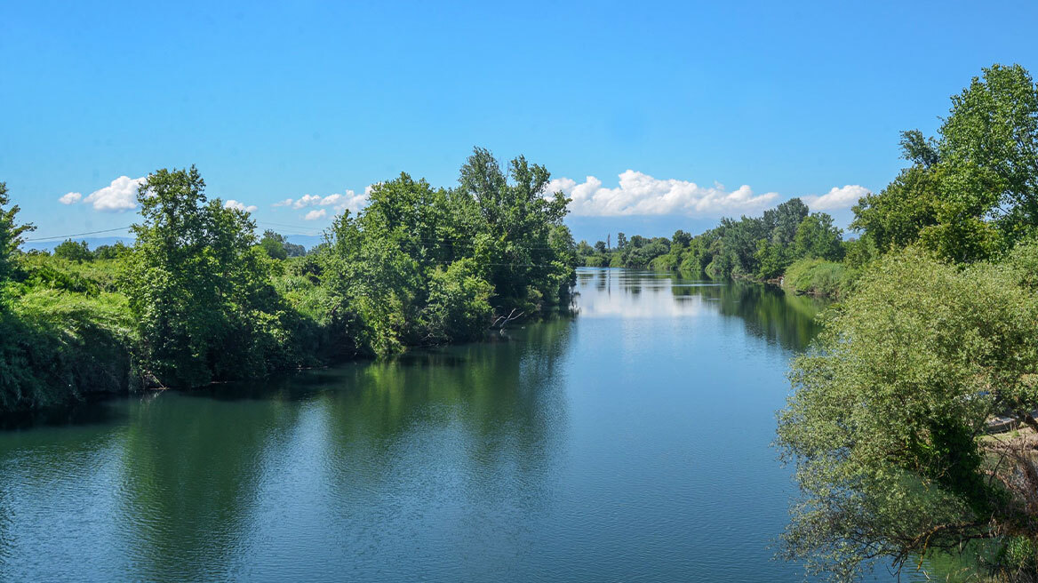 Δύο παιδιά ανασύρθηκαν χωρίς τις αισθήσεις τους από τον ποταμό Άραχθο στην Άρτα