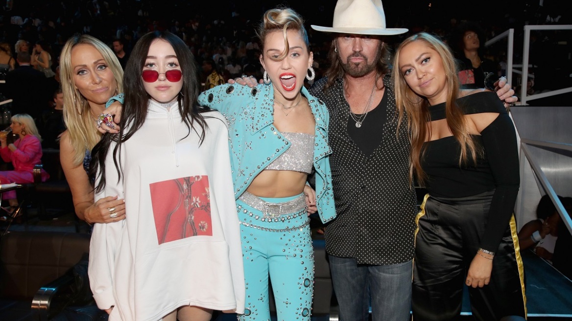 Μάιλι Σάιρους: «Σε κάποια φάση, οι μισοί στην οικογένειά μου δεν μιλούσαμε μεταξύ μας»