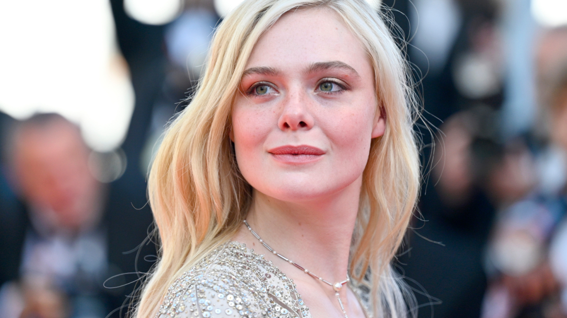 Elle Fanning: Το αγαπημένο της concealer είναι και η δική μας νο1 επιλογή
