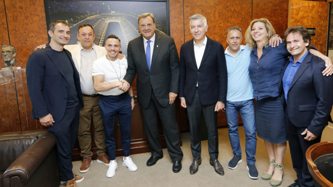 Koύβελος σε Πετρούνια: «Είσαι πρότυπο για όλα τα παιδιά»