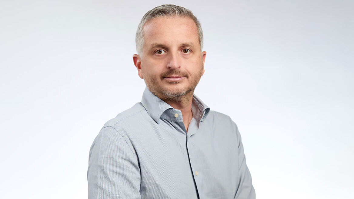 Αλλαγή ηγεσίας στο Public Group: Ο Ρόμπυ Μπουρλάς ολοκληρώνει έναν επιτυχημένο μετασχηματισμό – Νέος CEO ο Δημήτρης Γαλάνης