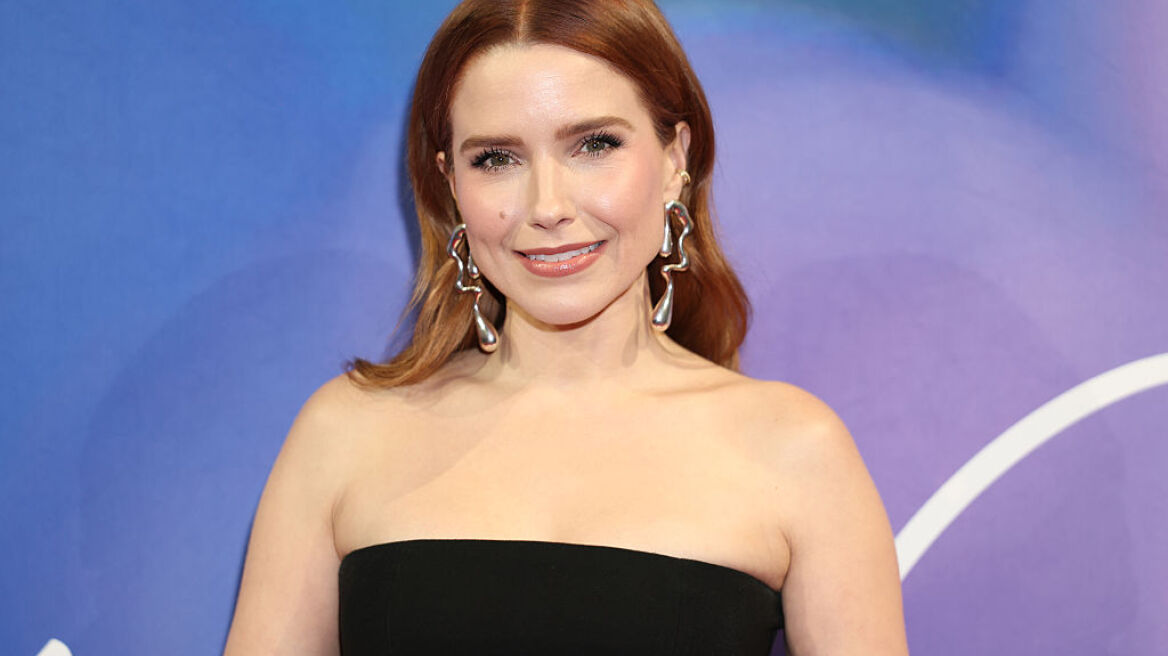 Σοφία Μπους: Οι λεπτομέρειες για την κακοποιητική συμπεριφορά σε δημοφιλή σειρά που συμμετείχε (βίντεο)