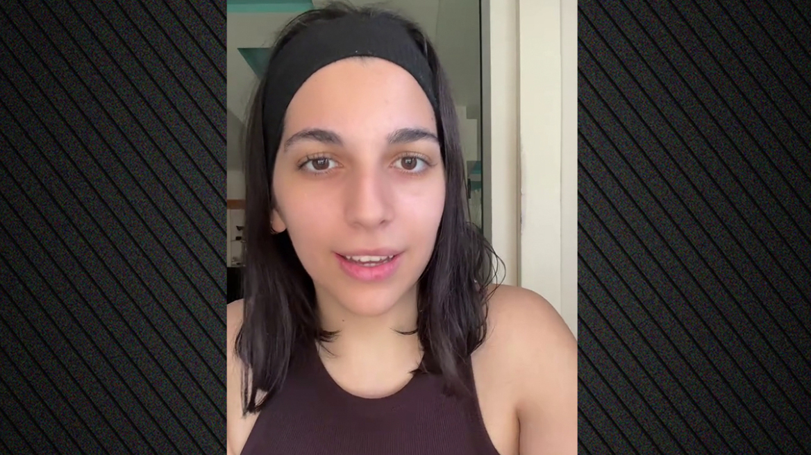 Πανελλαδικές: Μαθήτρια καταγγέλλει προσβλητικά σχόλια καθηγήτριας - «Ντύθηκες σαν κλόουν, άντε να περάσεις γιατί θα σε απελάσουν»