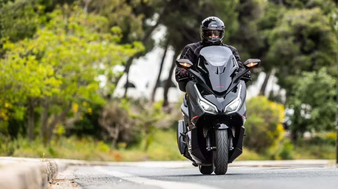 Δοκιμάζουμε το νέο Honda Forza 350 - Πόσο κοστίζει στην Ελλάδα;

