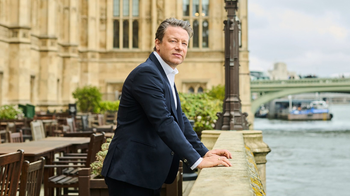 Το τρομερό παιδί της βρετανικής κουζίνας,  Τζέιμι Όλιβερ ανοίγει εστιατόριο στην Αθήνα