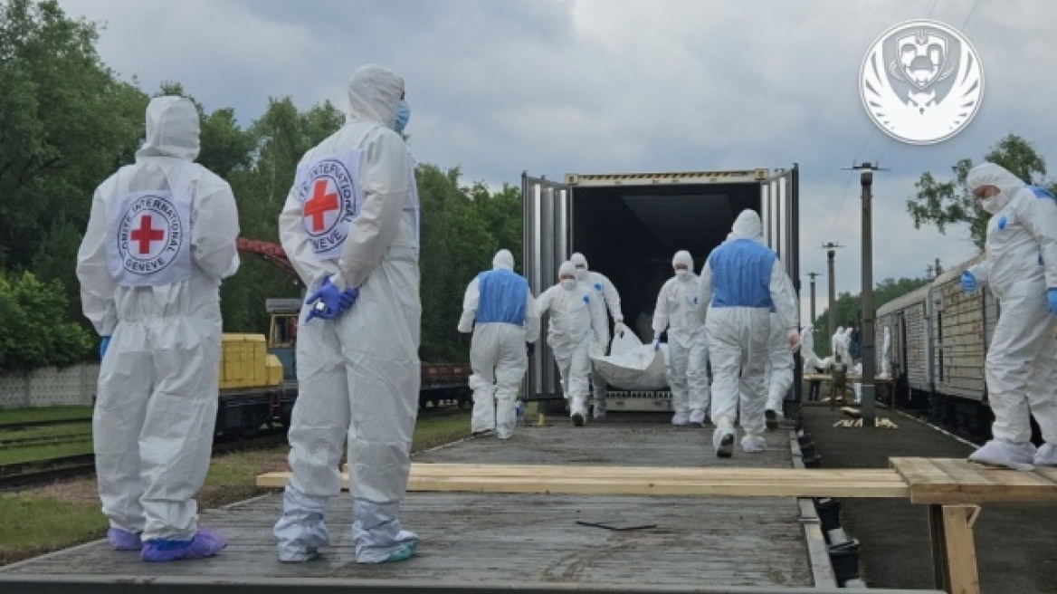 Η Ουκρανία παρέλαβε 1.200 σορούς πολιτών και στρατιωτικών που σκοτώθηκαν στον πόλεμο με τη Ρωσία 