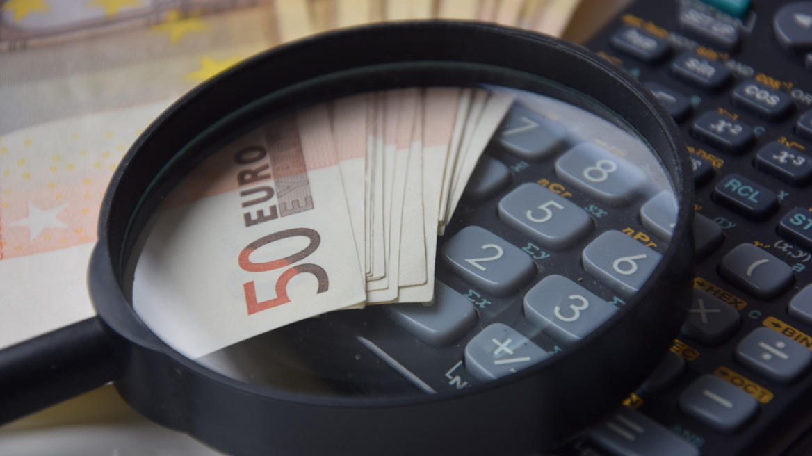 ΕΦΚΑ: Αναδρομικά έως 8.500€ σε 50.000 συνταξιούχους – Ποιοι τα δικαιούνται και πότε πληρώνονται
