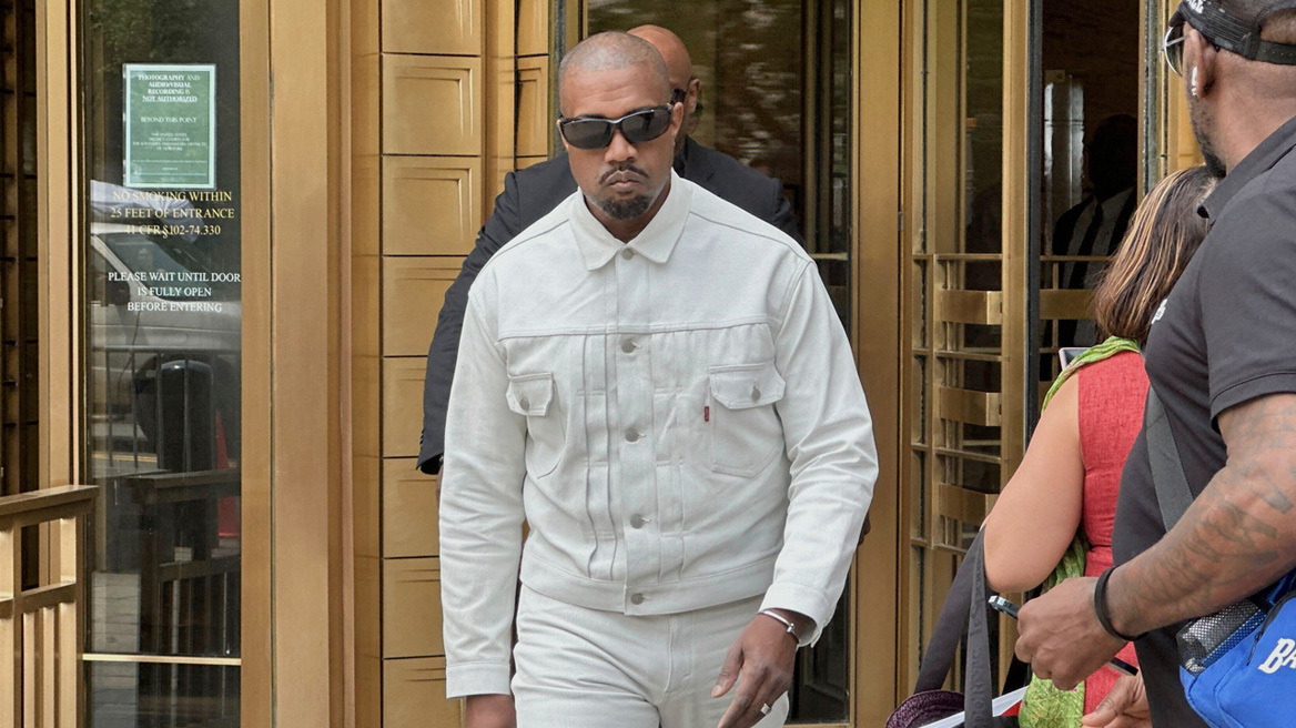 Ο Κάνιε Γουέστ παρακολούθησε τη δίκη του Diddy - Δείτε βίντεο από την άφιξή του στο δικαστήριο