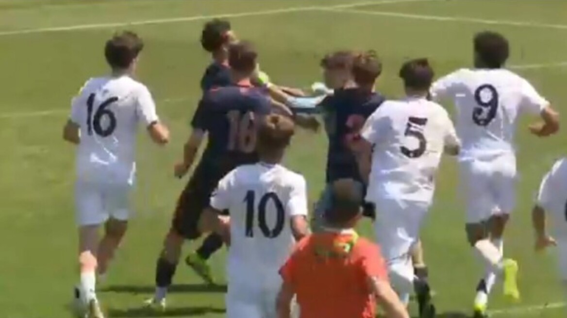 Ισπανία: Οι ομάδες νέων της Ρεάλ Μαδρίτης και της Θέλτα μετέτρεψαν το μεταξύ τους ματς σε αγώνα πυγμαχίας - Δείτε βίντεο