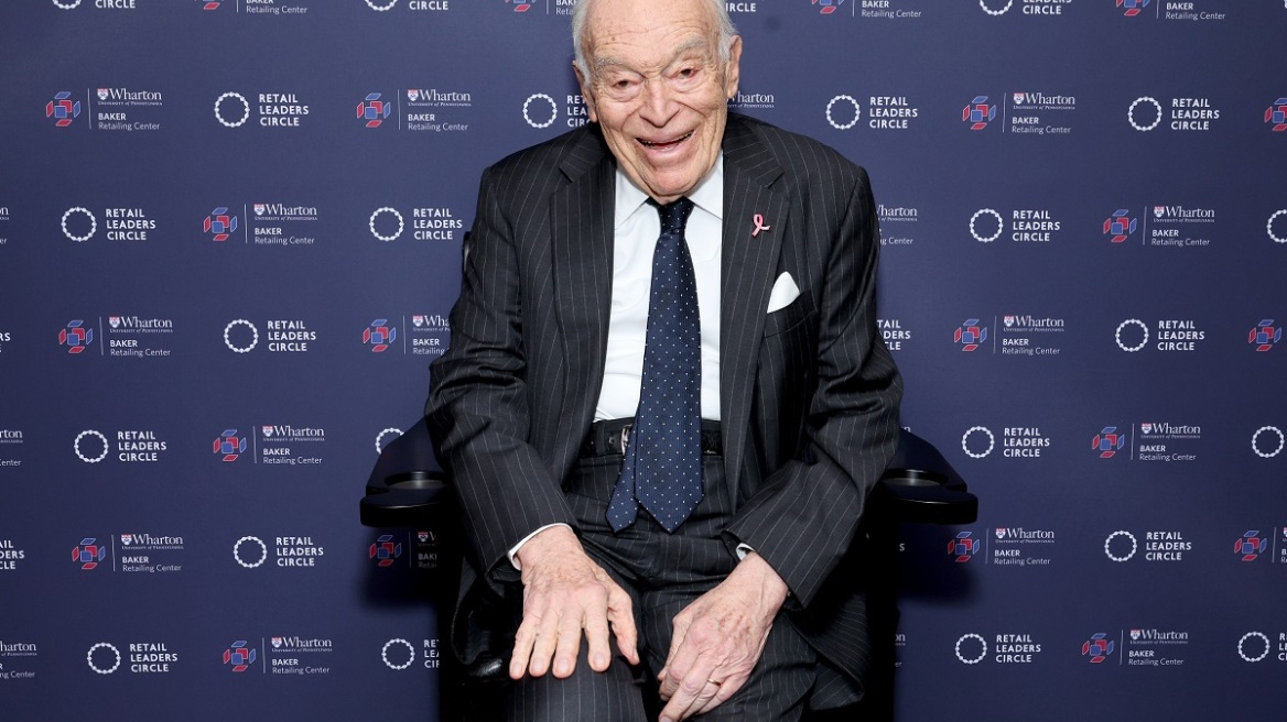 Ο ηγέτης του κολοσσού καλλυντικών Λέοναρντ Λόντερ πέθανε στα 92 του: «Σε όσο λιγότερα καταστήματα πουλάμε, τόσο πιο επιτυχημένοι είμαστε»