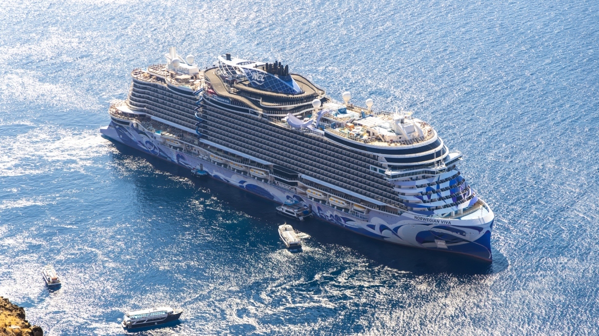 Βόλος: Κρουαζιερόπλοιο με πάνω από 5.000 επιβαίνοντες έδεσε στο λιμάνι