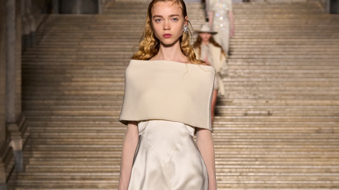 Max Mara Resort 2026: Μια ωδή στη διακριτική κομψότητα με αναφορές στον ναπολιτάνικο πολιτισμό
