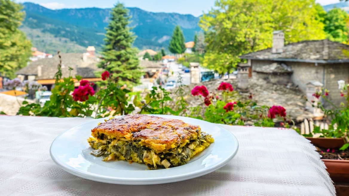 7 ηπειρώτικες πίτες: Φτιάχνουμε πλασίντα, κοθρόπιτα, μπατσαριά, και άλλες που λατρεύουμε