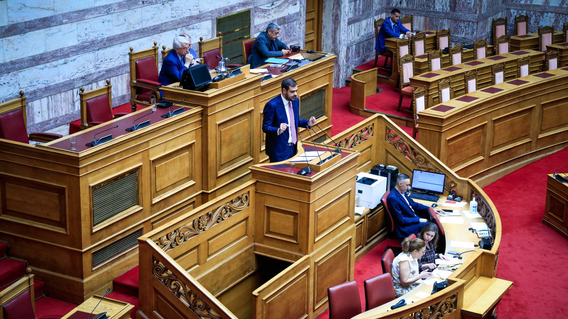 Βουλή: Ψηφίστηκε το νομοσχέδιο για τον έντυπο και ηλεκτρονικό Τύπο