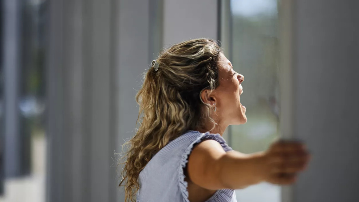 Flogsta Scream: Γιατί κάθε βράδυ οι Σουηδοί φοιτητές ανοίγουν τα παράθυρά τους και ουρλιάζουν στο σκοτάδι
