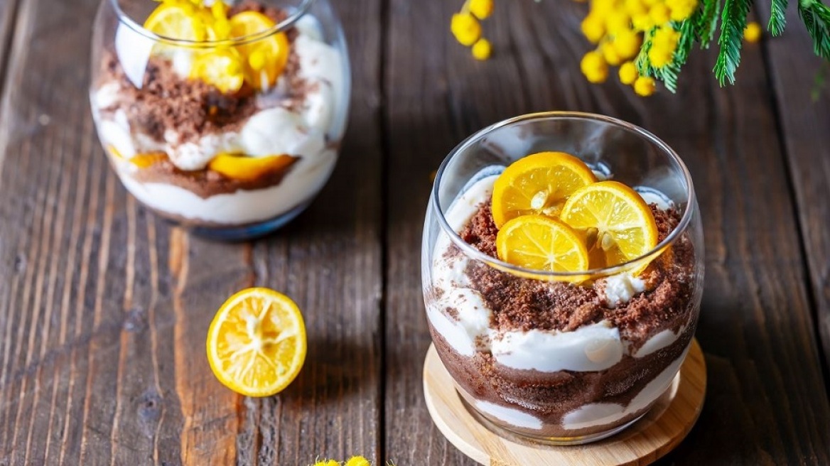 Δροσερή τιραμισού με brownie και άρωμα λεμόνι