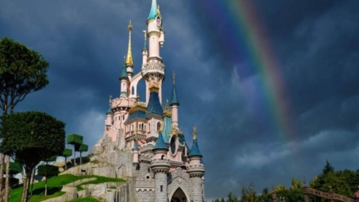 Οικογενειανό γεύμα στην Disneyland κόστισε σχεδόν $1.000: Σάλος με το «Πρωινό της Πριγκίπισσας» (vid)
