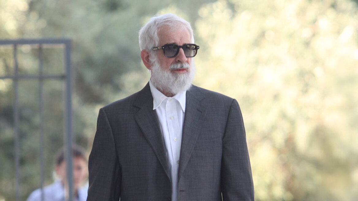 Πέτρος Φιλιππίδης: «Έχω κάνει λάθη, αλλά ποτέ δεν βίασα - Είμαι ένας άνεργος ζούμε επειδή δουλεύει η Ελπίδα»
