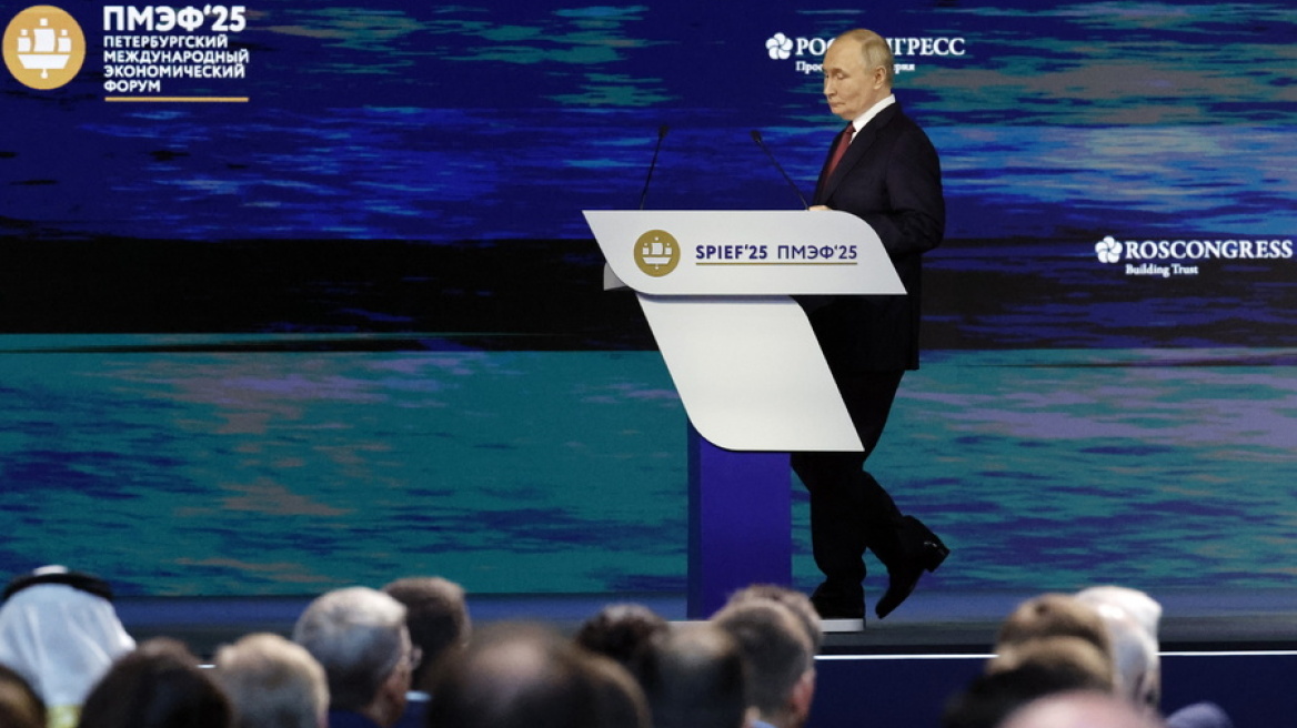 Η Ρωσία δεν πρέπει για κανένα λόγο να μπει σε ύφεση, λέει ο Πούτιν
