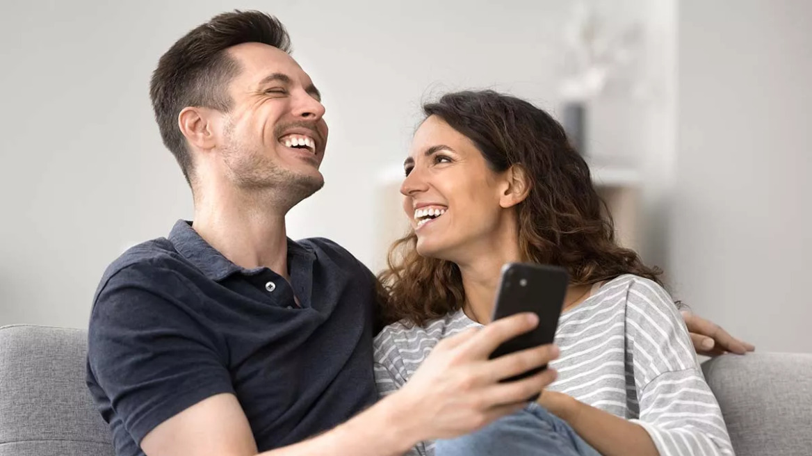 Αυτά τα ζευγάρια έχουν «πιάσει» το νόημα της ζωής και είναι ευτυχισμένα – Δείτε τι κάνουν διαφορετικά