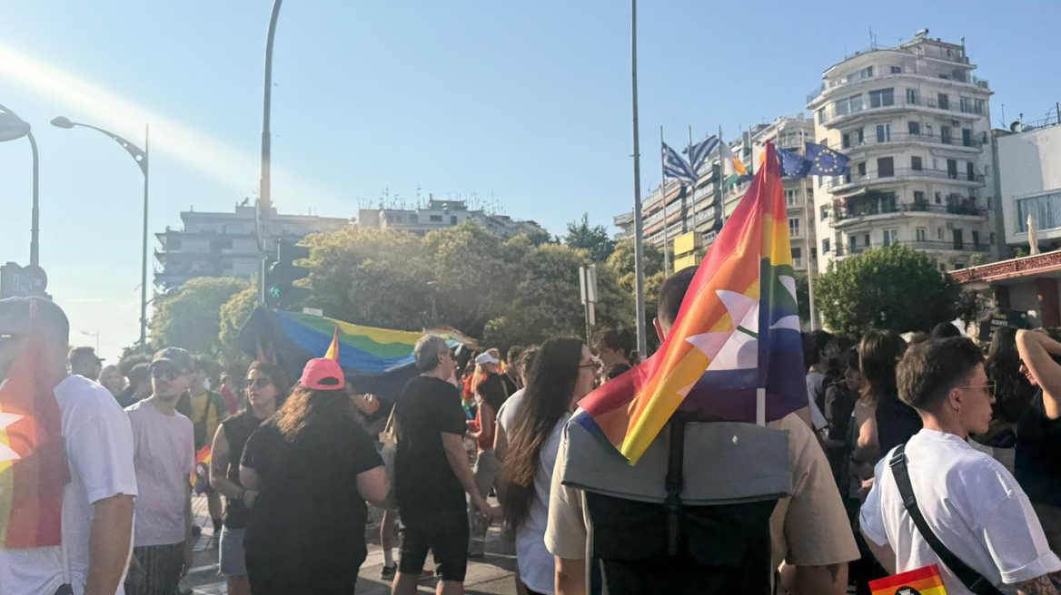 Προσαγωγές νεαρών στο Pride της Θεσσαλονίκης – Επιτέθηκαν λεκτικά σε συμμετέχοντες