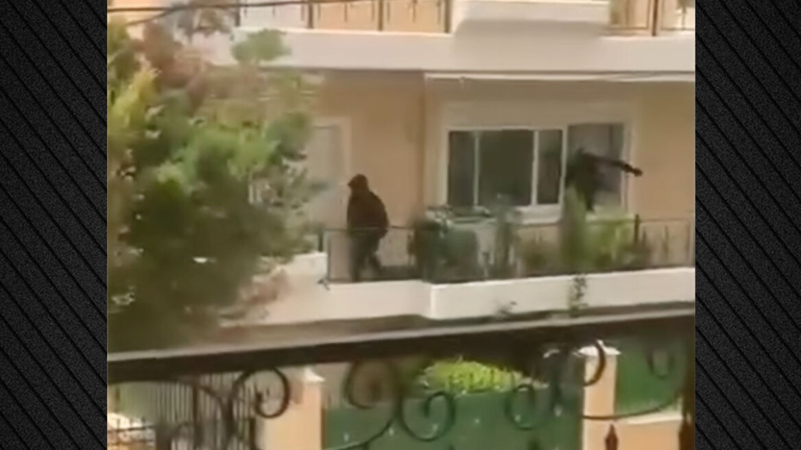 Νέα Κηφισιά: Διαρρήκτες φεύγουν από σπίτι ανενόχλητοι μέρα μεσημέρι - Δείτε βίντεο

