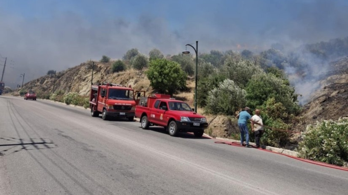 Φωτιά τώρα στη Χίο - Μήνυμα του 112 σε κατοίκους 3 περιοχών για να απομακρυνθούν προς την πόλη