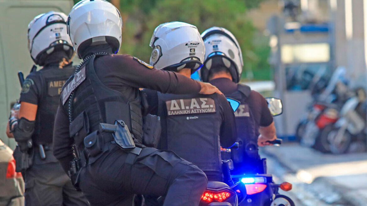 Συναγερμός στην Πανεπιστημιούπολη στου Ζωγράφου: Βρέθηκαν τέσσερις πλάκες της εκρηκτικής ύλης C4