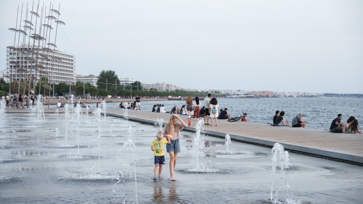 Καιρός: Πάνω από 37°C έδειξε το θερμόμετρο - Νέα άνοδος της θερμοκρασίας την Τετάρτη