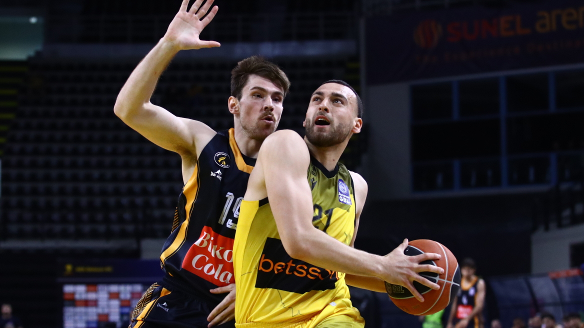 Όμηρος Νετζήπογλου: Υπογράφει για 4 χρόνια στον Ολυμπιακό 