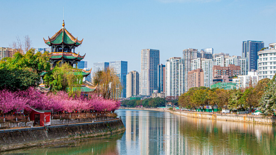 Ταξίδι ζωής στο Chengdu: Οι κορυφαίες εμπειρίες στην καρδιά της κινεζικής κουλτούρας