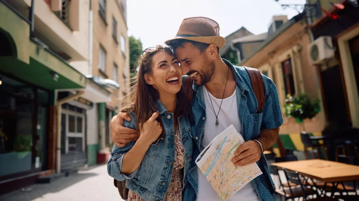 Τέσσερα πράγματα που κάνουν αλλιώς τα ευτυχισμένα ζευγάρια, σύμφωνα με έναν ψυχολόγο