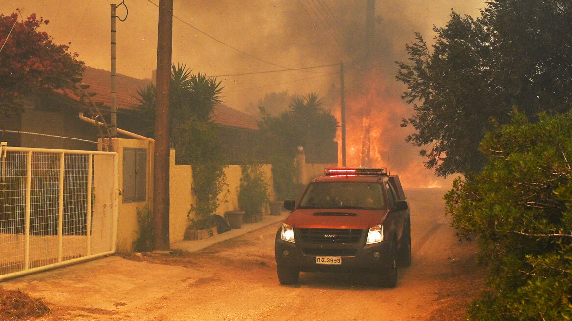 Ακραίος κίνδυνος πυρκαγιάς προβλέπεται αύριο σε Αττική, Κρήτη, Κύθηρα, Εύβοια, Λακωνία