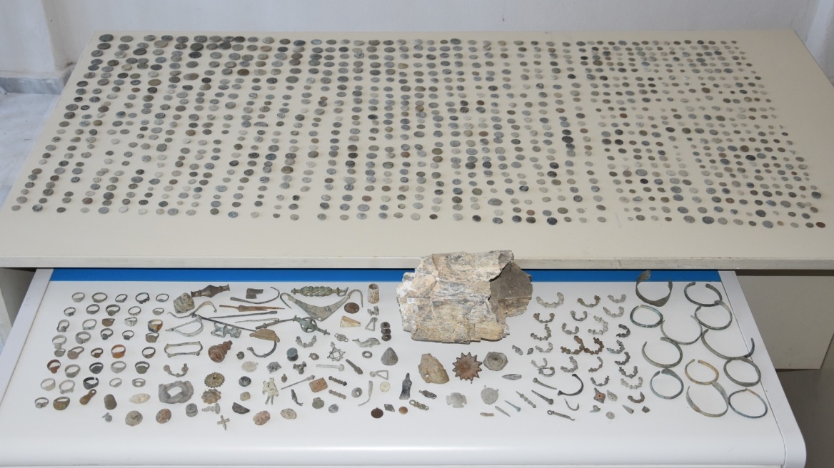 Γρεβενά: Εντοπίστηκαν αντικείμενα από την Αρχαία ως τη Βυζαντινή εποχή και απολίθωμα προβοσκιδωτού ζώου