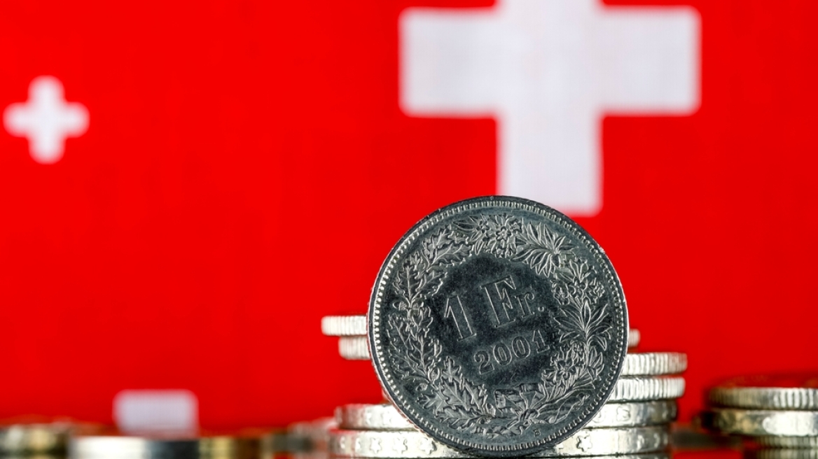 Δάνεια σε ελβετικό φράγκο: H λύση που εξετάζεται προβλέπει έμμεσο haircut στην ισοτιμία μετατροπής