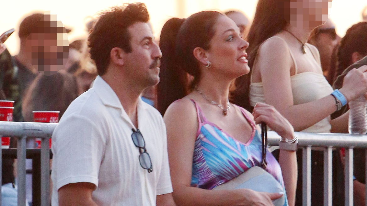 Ο Κίμων Κουρής και η Ιωάννα Τριανταφυλλίδου διασκέδασαν σε συναυλία λίγο πριν φέρουν στον κόσμο το πρώτο τους παιδί