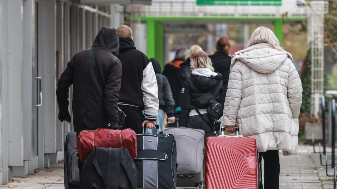 Η Γερμανία παγώνει την οικογενειακή επανένωση προσφύγων