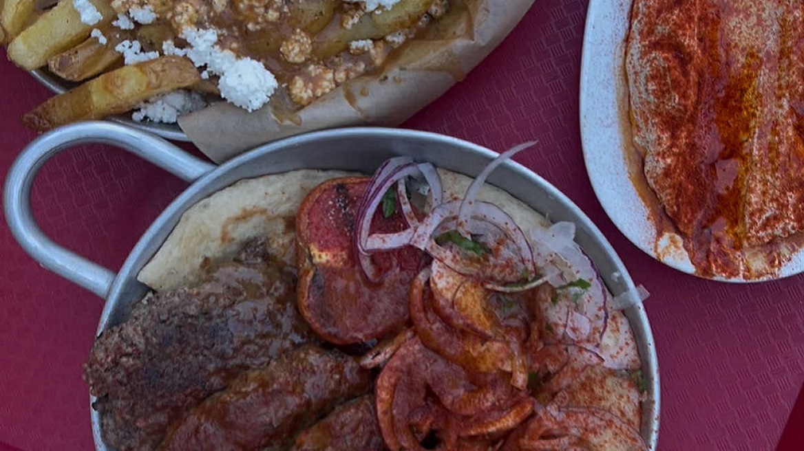 Ευλόγησον: Καλαμάκι συκώτι, μπιφτέκι αγριογούρουνο και όλα χειροποίητα στο Ίλιον
