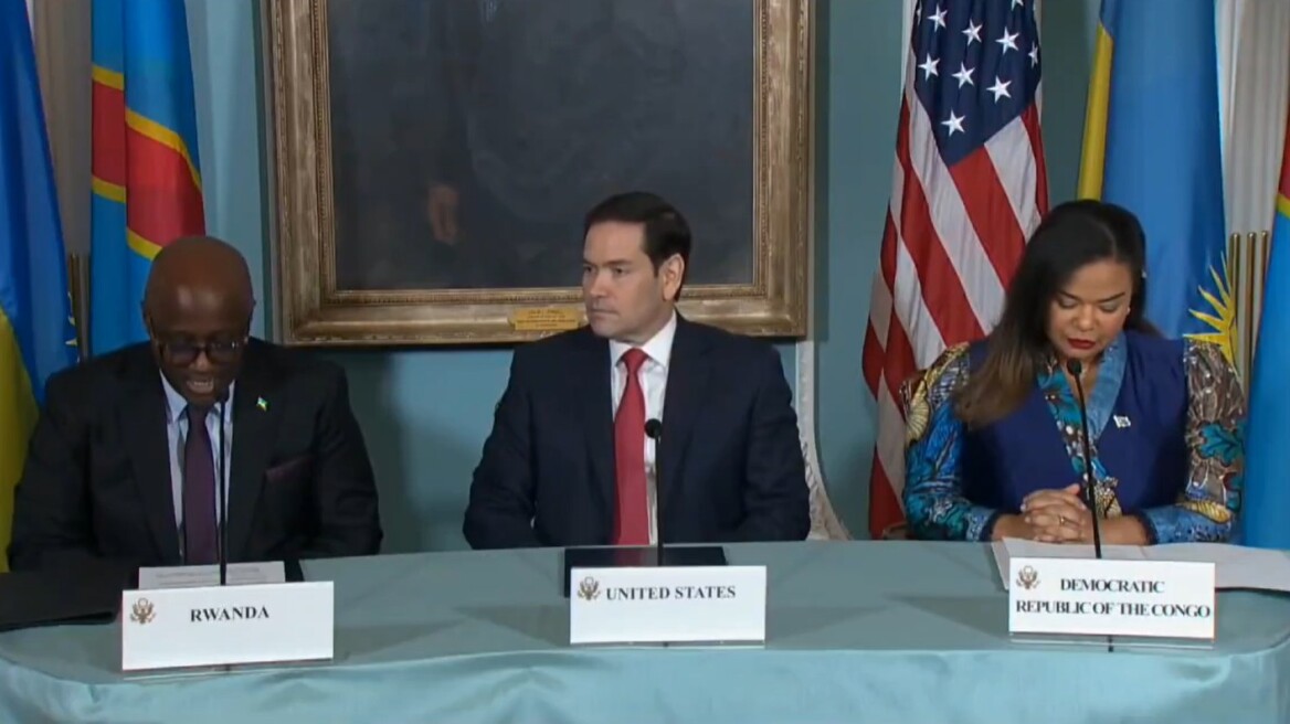 Μετά από 30 χρόνια πολέμου, Κονγκό και Ρουάντα υπέγραψαν ειρηνευτική συμφωνία με τη μεσολάβηση των ΗΠΑ