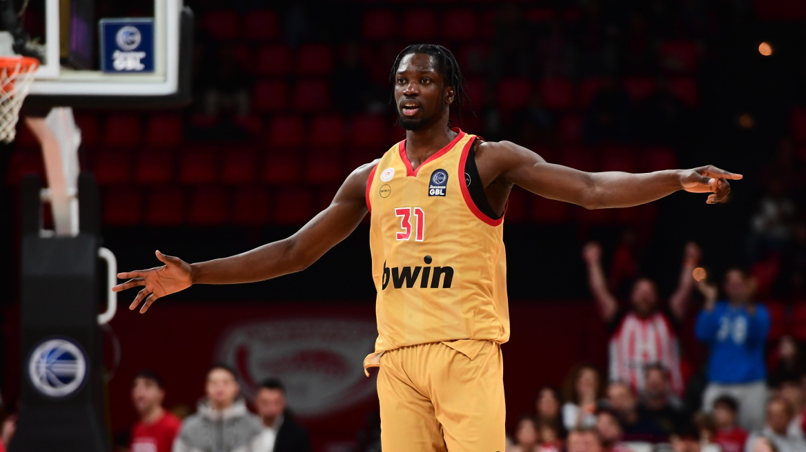 Νέιθαν Μένσα: Πως ξέφυγε από τους βομβαρδισμούς στο Τελ Αβίβ ο πρώην παίκτης του Ολυμπιακού