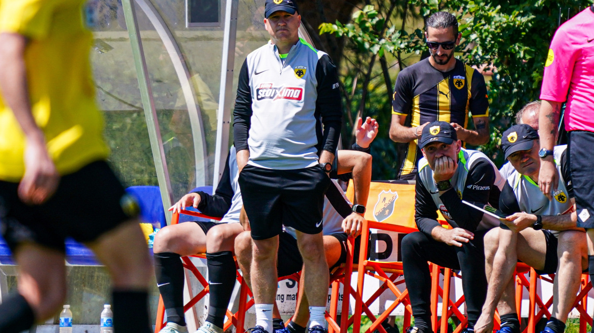 Νίκολιτς: Στην επίθεση είμαστε καλά, ψάχνουμε αριστερό μπακ αλλά δεν ανησυχώ - Τι είπε για τον ρόμβο που δοκιμάζει 