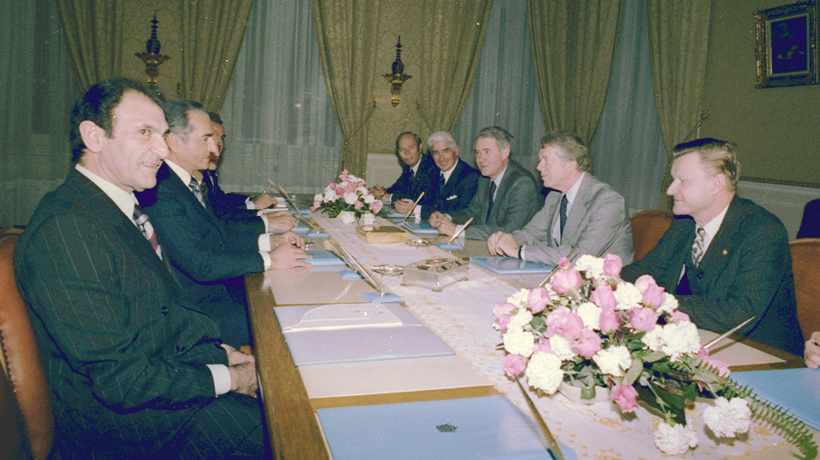 1979: Ένα έτος-σταθμός στη σύγχρονη Ιστορία - Η Ιρανική Επανάσταση, η εισβολή των Σοβιετικών στο Αφγανιστάν και άλλα γεγονότα που το «σημάδεψαν»