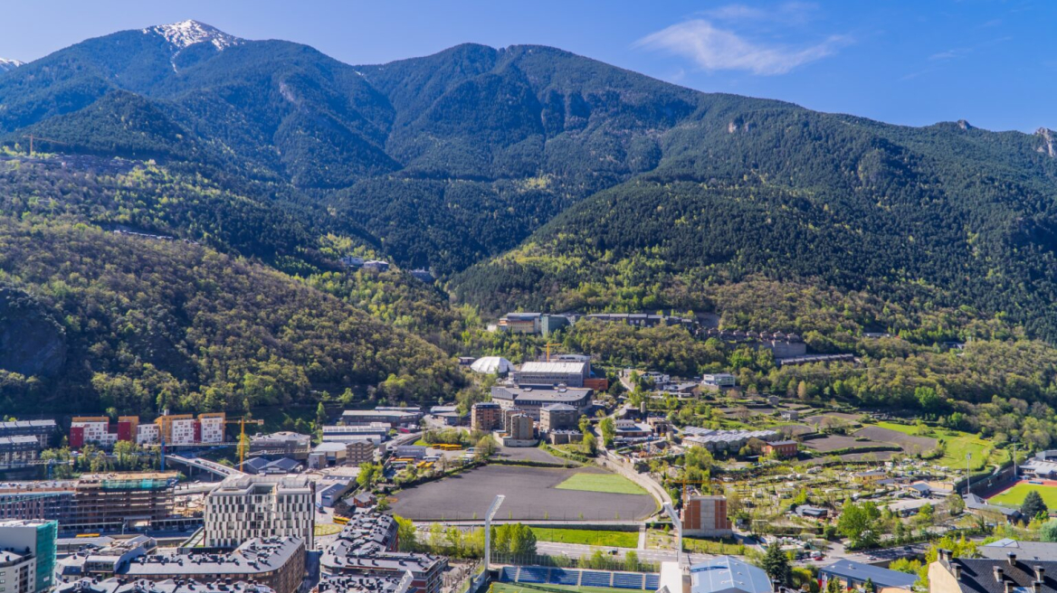 Το Πριγκιπάτο που ζει από τον τουρισμό