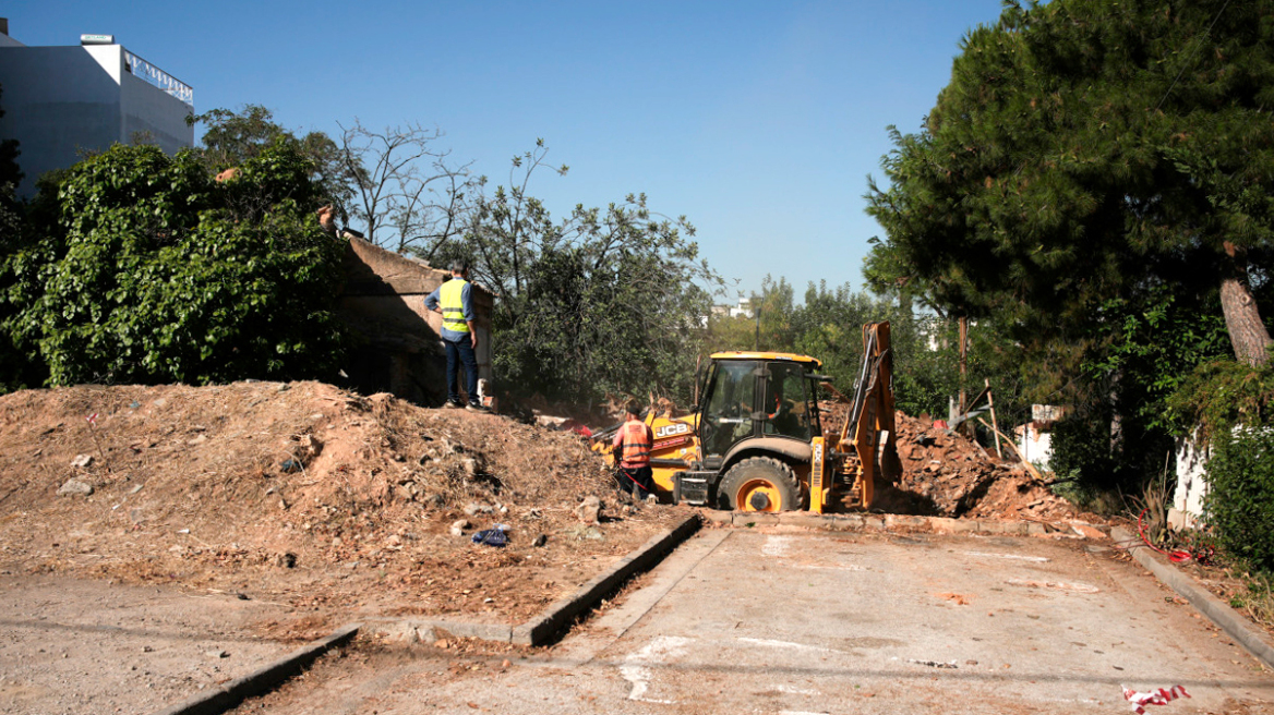Δήμος Αθηναίων: Ξεκίνησε η κατεδάφιση 70 επικινδύνως ετοιμόρροπων κτηρίων σε 21 περιοχές