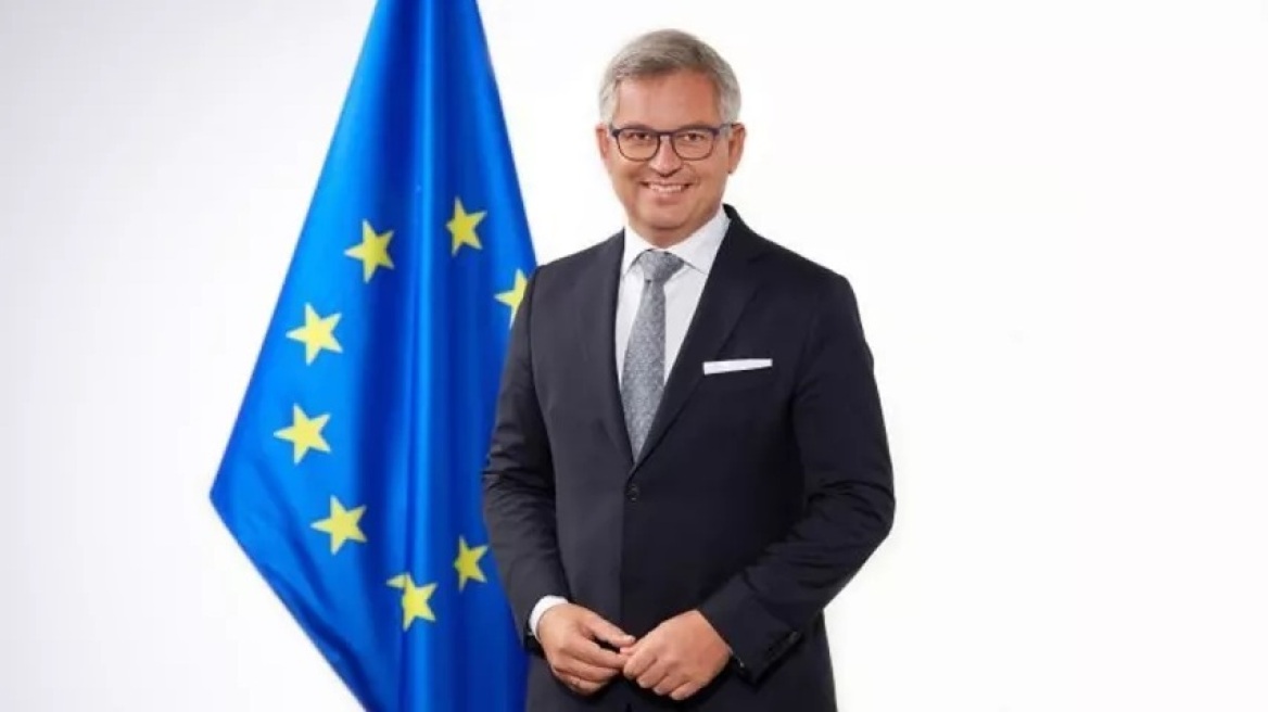 Στην Αθήνα αύριο ο Επίτροπος Μετανάστευσης της ΕΕ - Στην ατζέντα η αύξηση των ροών από τη Λιβύη