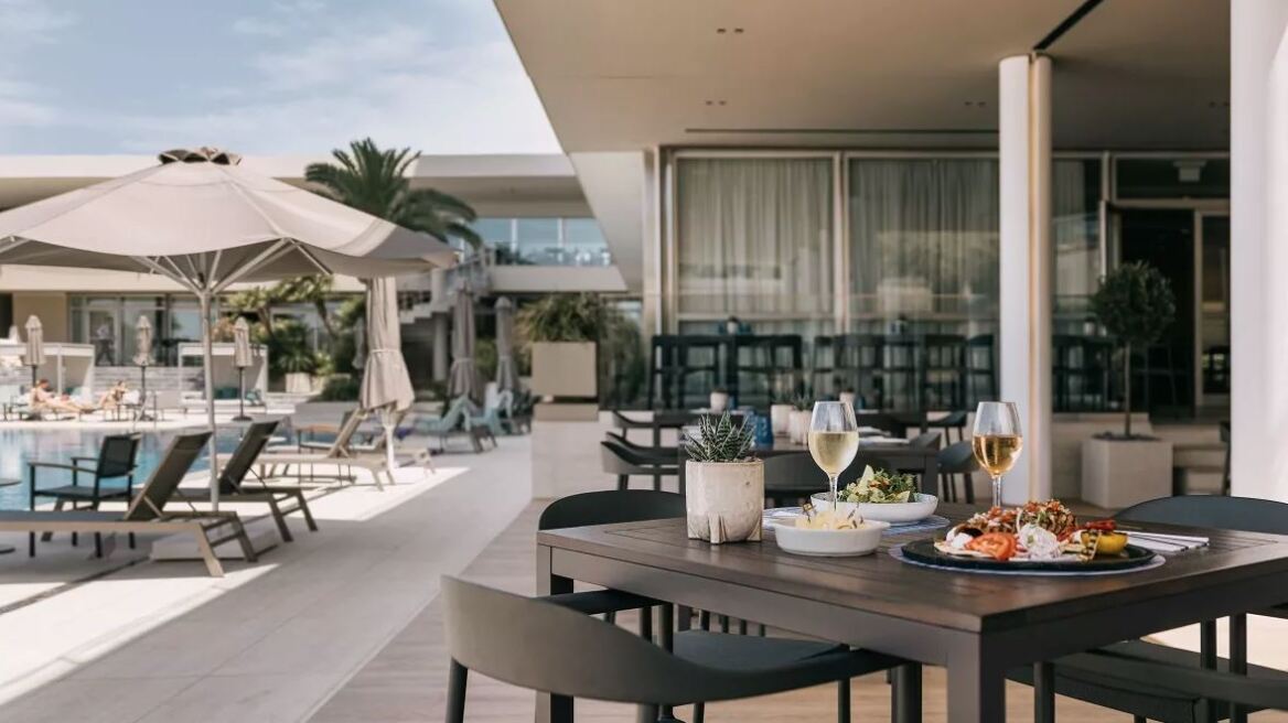 Meltemi Bar Restaurant: Μια νέα δυναμική καλοκαιρινή άφιξη στο Καβούρι